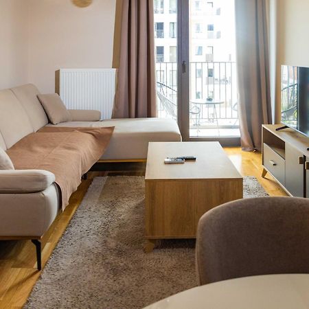 180° View Apartment In Diamond Building 斯科普里 外观 照片