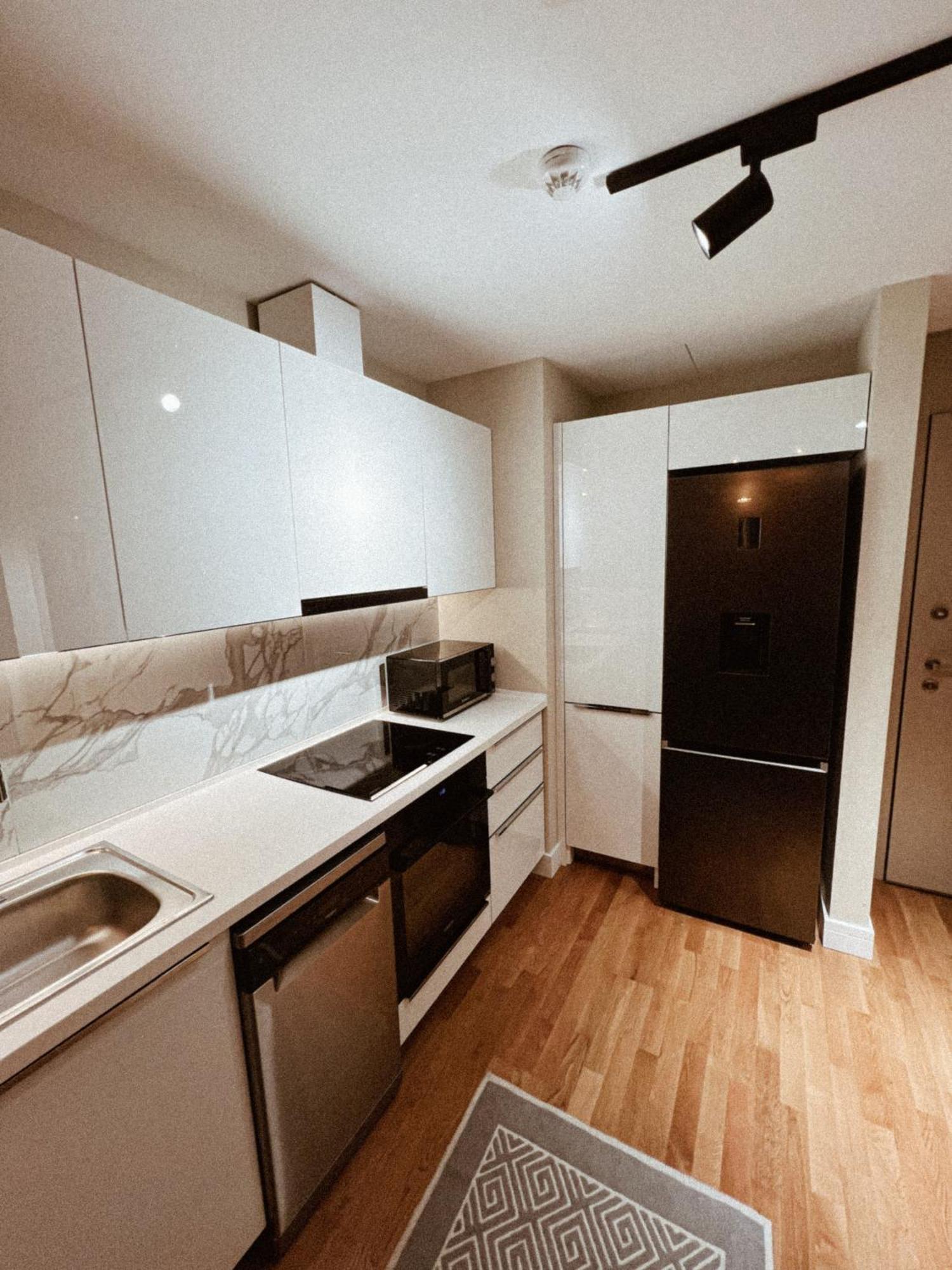 180° View Apartment In Diamond Building 斯科普里 外观 照片
