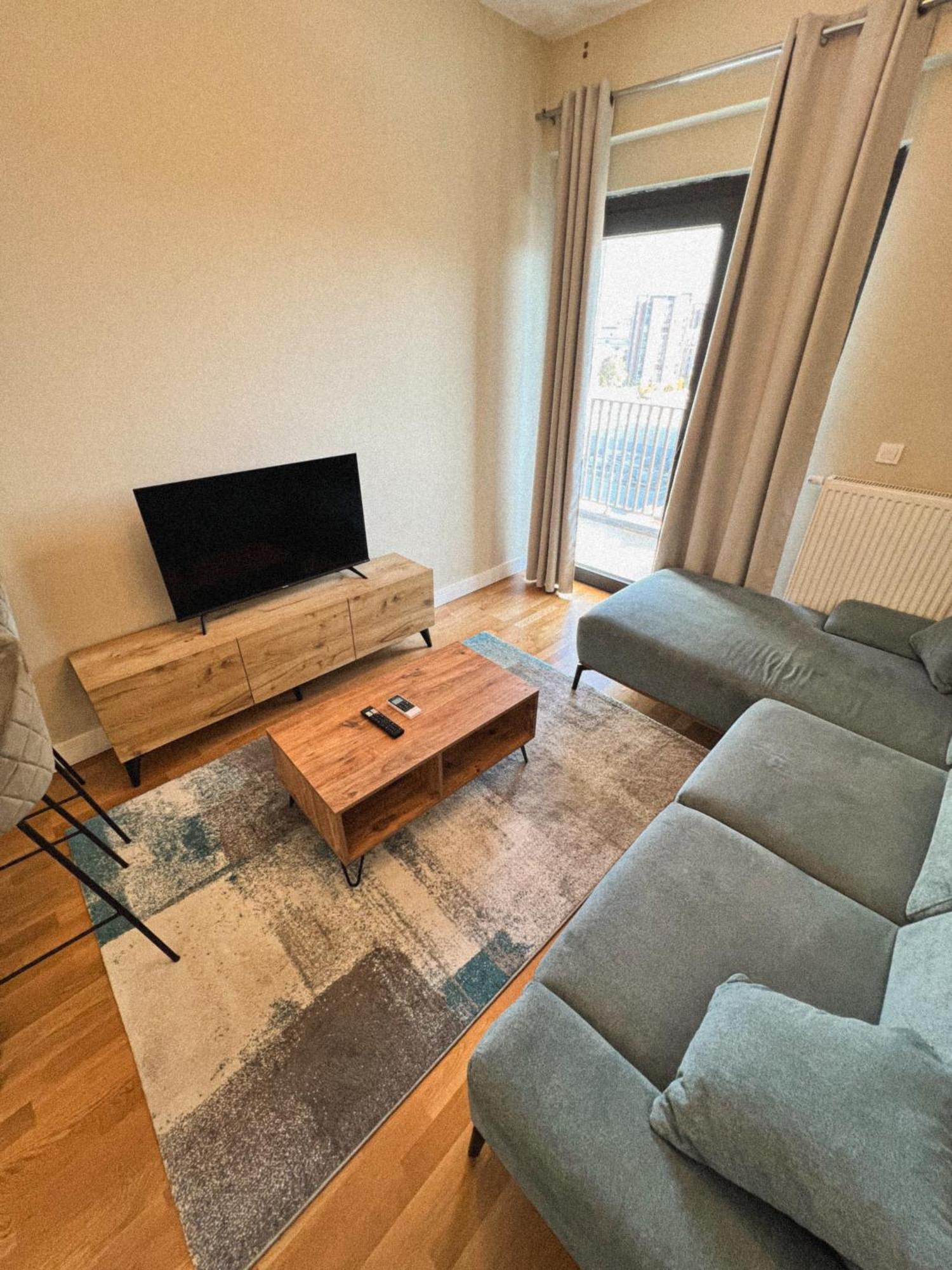180° View Apartment In Diamond Building 斯科普里 外观 照片